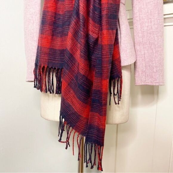 Banana Republic Navy Blue & Red Plaid Fringe Scarf - Picture 5 of 10
